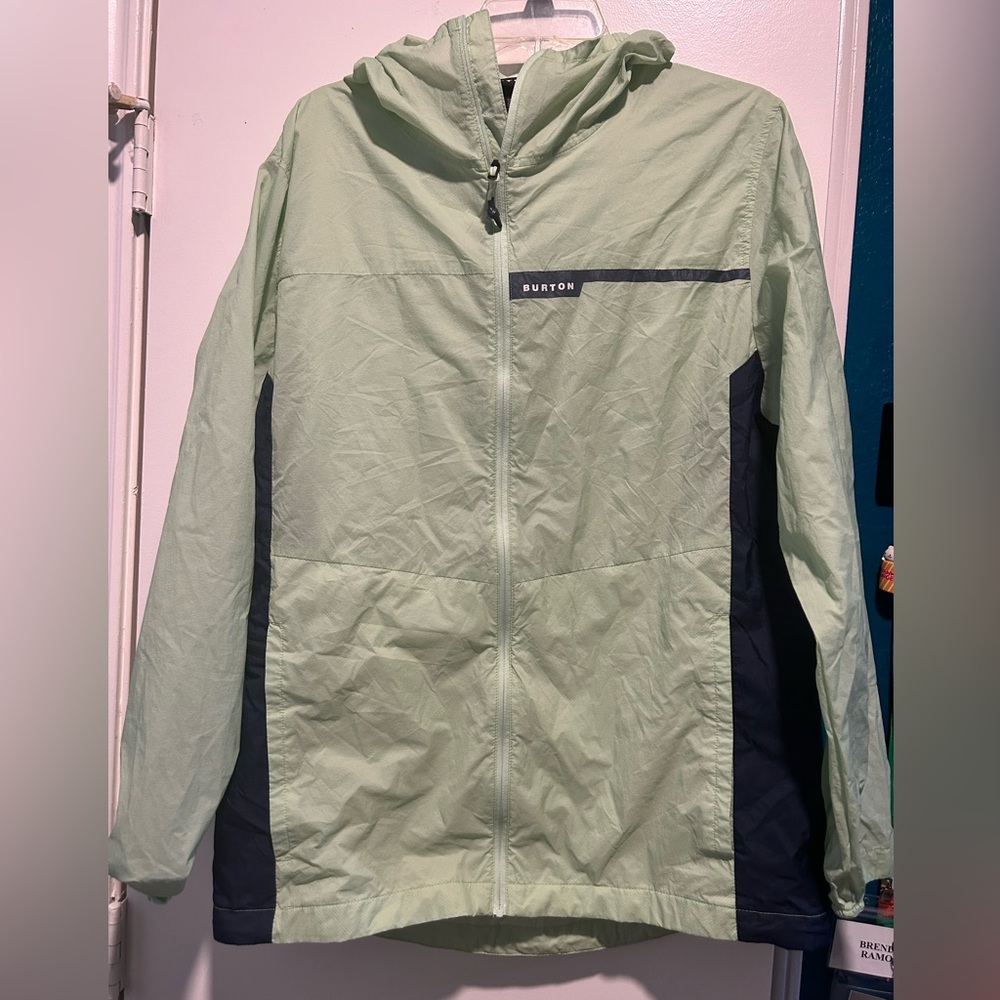 Burton Men's Light Green and Dark Blue Windbreaker